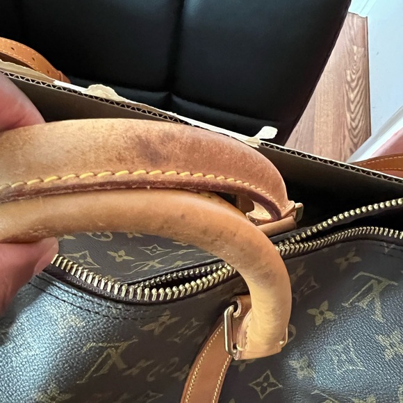 Reposhing from abiscoluxury. Authentic lv keepall 60 bandoulière. - Picture 7 of 8
